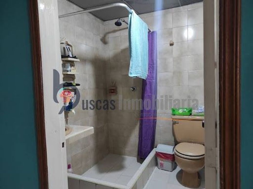 Casa de 7 alcobas en venta en Boyacá, Bogotá, 233 m² · foto 11 de 16