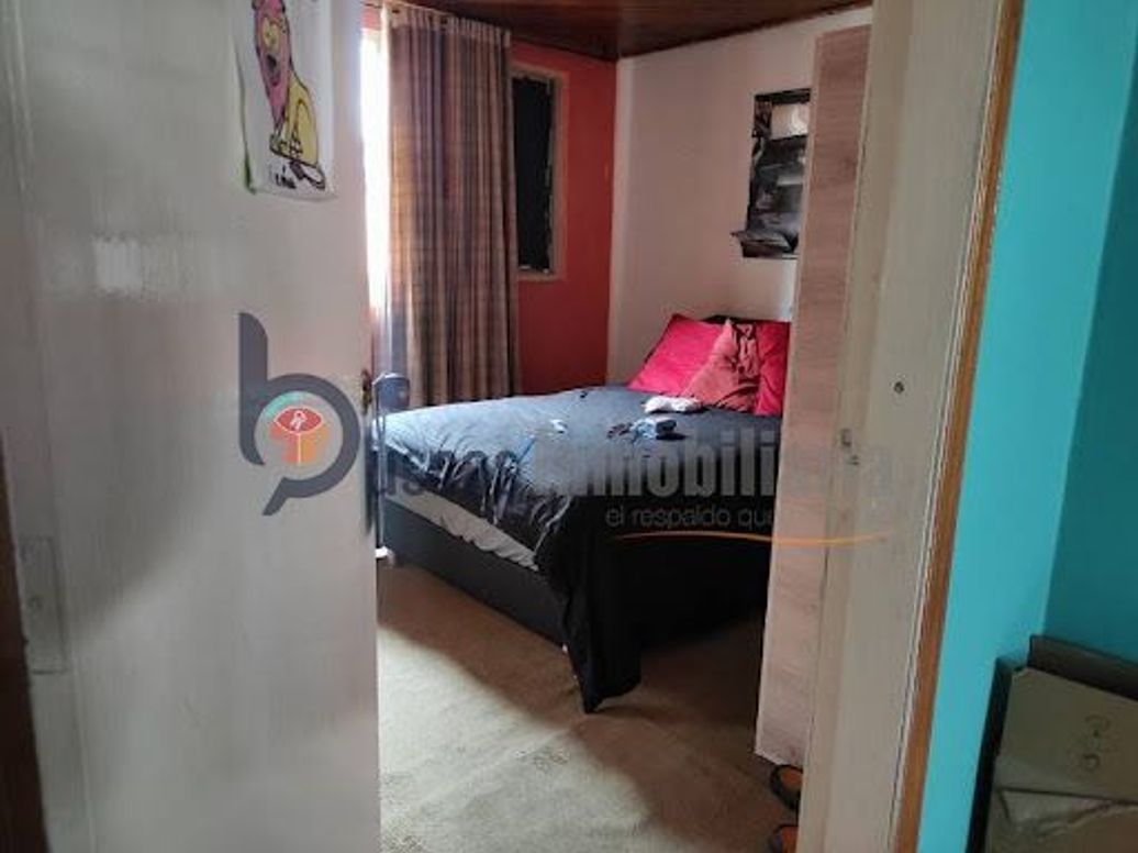 Casa de 7 alcobas en venta en Boyacá, Bogotá, 233 m² · foto 9 de 16