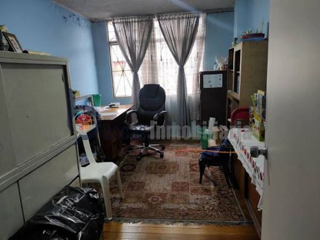 Casa de 7 alcobas en venta en Boyacá, Bogotá, 233 m² · foto 7 de 16
