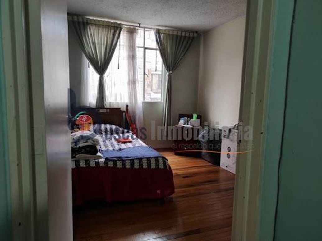 Casa de 7 alcobas en venta en Boyacá, Bogotá, 233 m² · foto 13 de 16