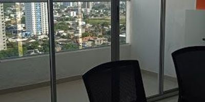 Observaciones Internas: Oficina exterior, amplia, iluminación natural con baño privado y auxiliar, diseño interior moderno, sala de juntas, amoblada

 Observaciones Externas: Cerca al hotel Cabreromar, cerca avenida Santander, almacenes de cadena.
