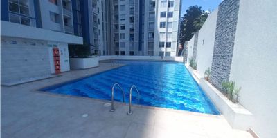 VENDO APARTAMENTO EN OBRA GRIS, PISO 22 EN EL COJUNTO TEMPUS 49, SECTOR PIEDRA PINTADA ALTA. CERCA A CENTROS COMERCIALES Y ALTA VALORIZACION. EL APARTAMENTO CONSTA DE: SALA COMEDOR CON BALCON, AREA DE COCINA, ZONA DE LAVANDERIA, HOLL DE HABITACIONES, 2 HABITACIONES, 2 BAÑOS Y ESTUDIO, NO TIENE PARQUEADERO.

EL CONJUNTO CON VIGILANCIA PRIVADA, PISCINA PARA ADULTOS, PISCINA PARA NIÑOS, PARQUE INFANTIL, SALON SOCIAL, PARQUEADERO COMUNAL.
