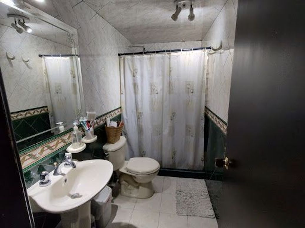 Casa de 4 alcobas en venta en Urbanización Bavaria Castilla, Bogotá, 249 m² · foto 7 de 20