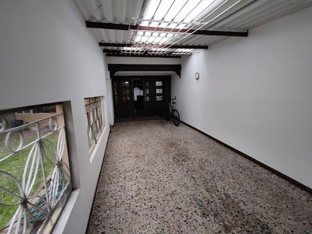 Casa de 4 alcobas en venta en Urbanización Bavaria Castilla, Bogotá, 249 m² · foto 3 de 20