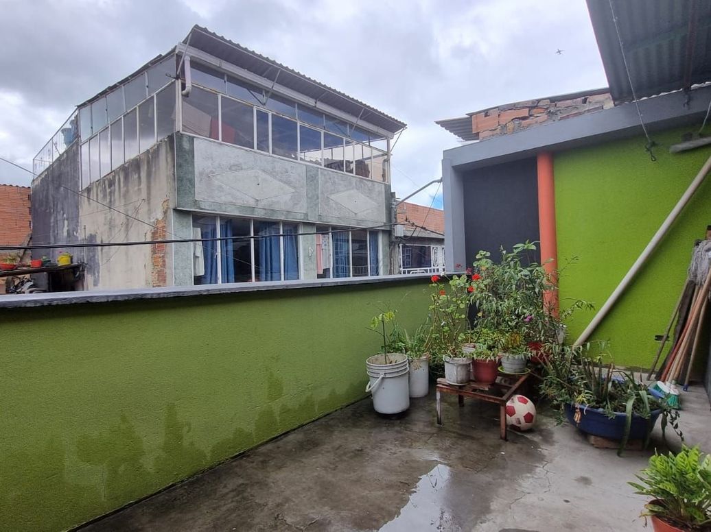 Casa de 8 alcobas en venta en Tindalito Et. I, Bogotá, 199 m² · foto 15 de 20