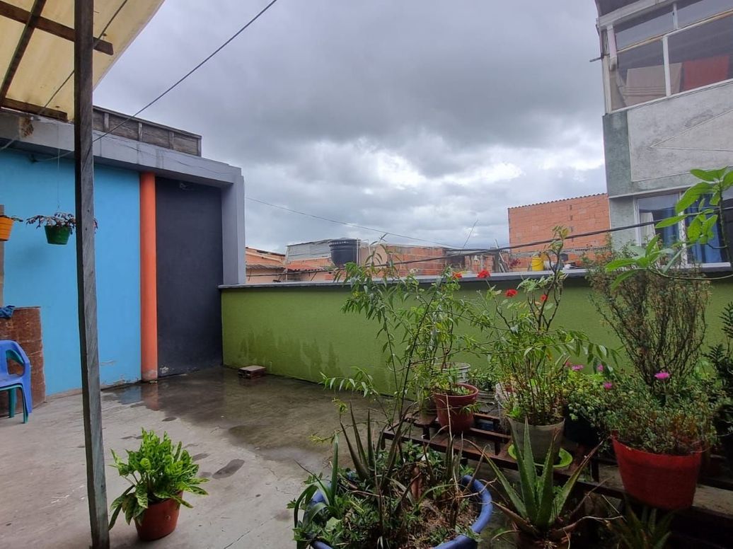 Casa de 8 alcobas en venta en Tindalito Et. I, Bogotá, 199 m² · foto 14 de 20