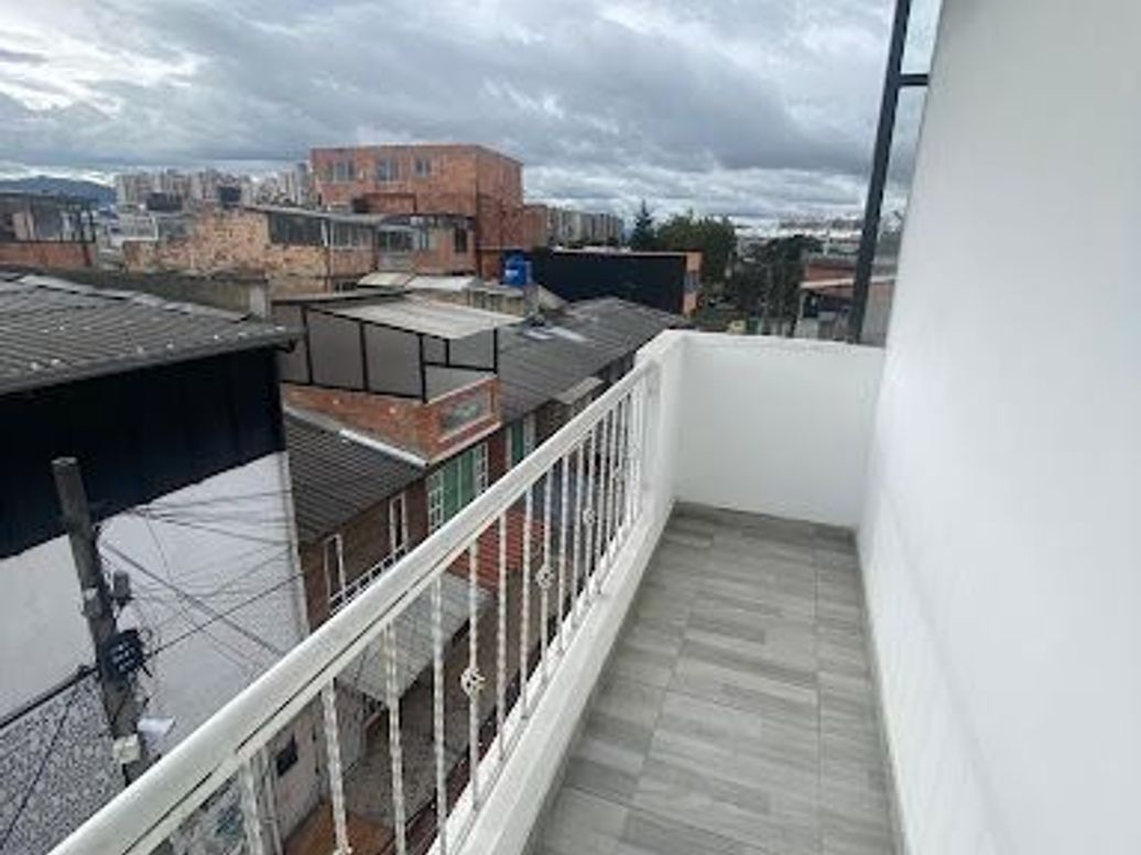 Casa de 6 alcobas en venta en Lombardía, Bogotá, 144 m² · foto 19 de 20