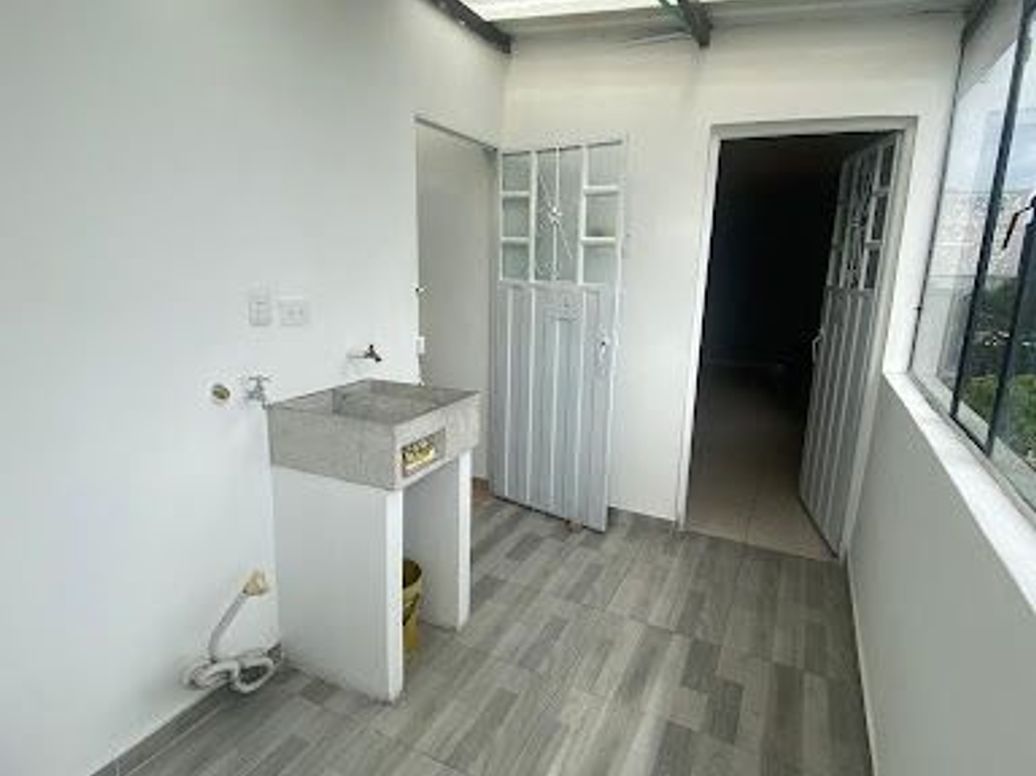 Casa de 6 alcobas en venta en Lombardía, Bogotá, 144 m² · foto 17 de 20