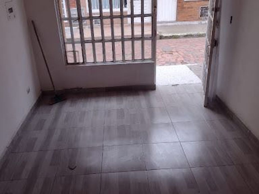 Casa de 6 alcobas en venta en Lombardía, Bogotá, 144 m² · foto 6 de 20