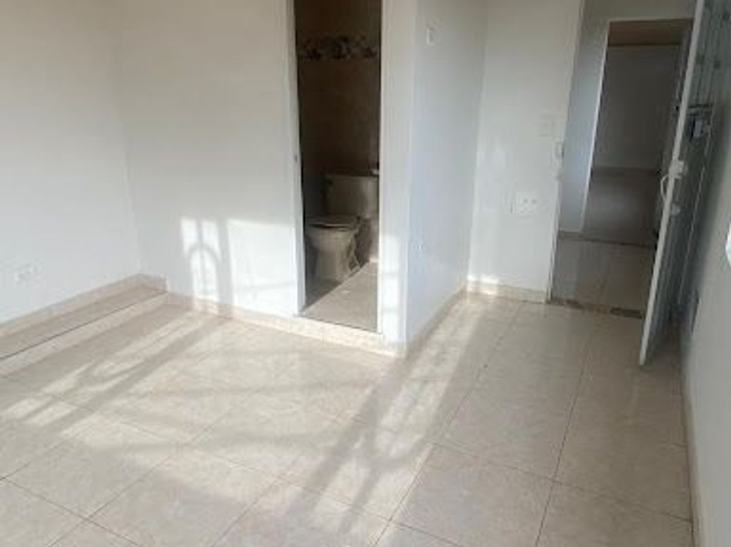 Casa de 6 alcobas en venta en Lombardía, Bogotá, 144 m² · foto 13 de 20