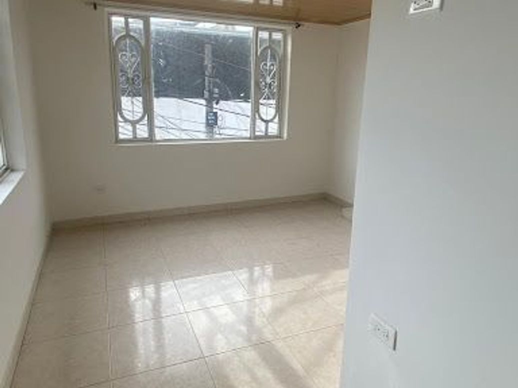 Casa de 6 alcobas en venta en Lombardía, Bogotá, 144 m² · foto 12 de 20