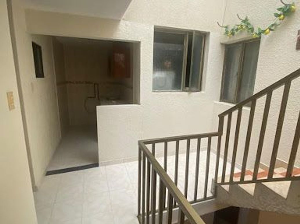 Casa de 6 alcobas en venta en La Clarita, Bogotá, 350 m² · foto 12 de 20