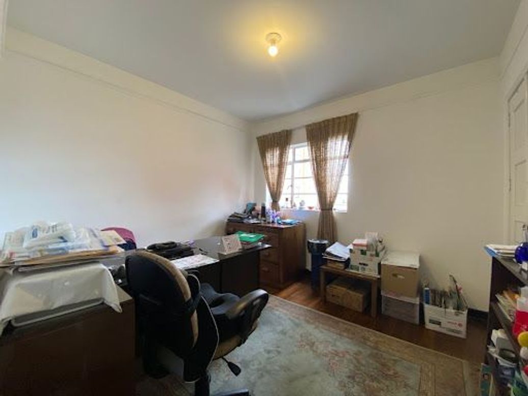 Casa de 7 alcobas en venta en Chapinero Alto, Bogotá, 330 m² · foto 9 de 20