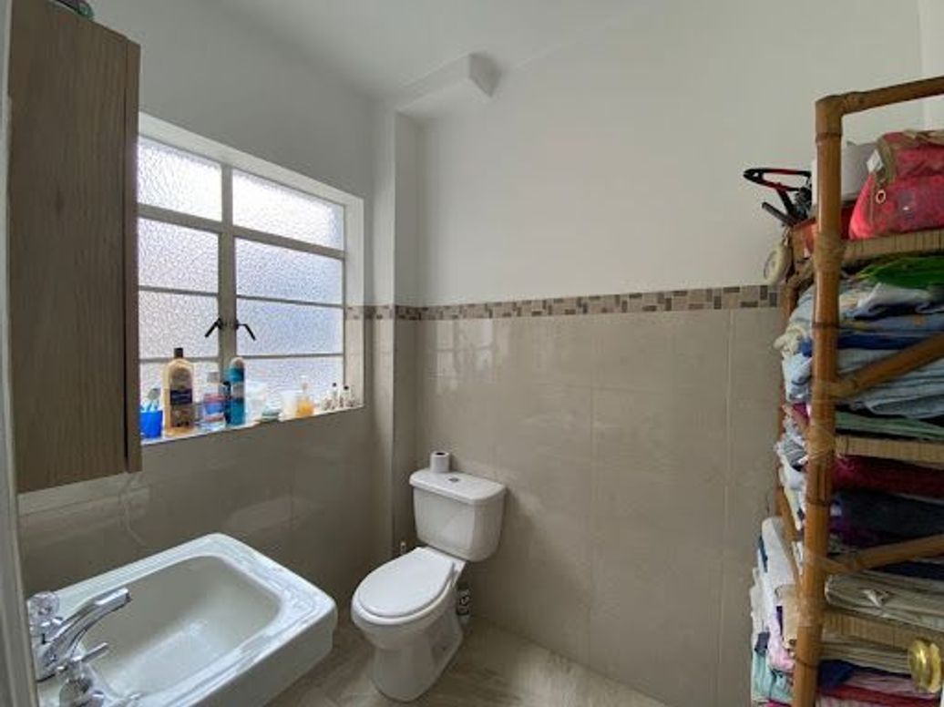 Casa de 7 alcobas en venta en Chapinero Alto, Bogotá, 330 m² · foto 16 de 20