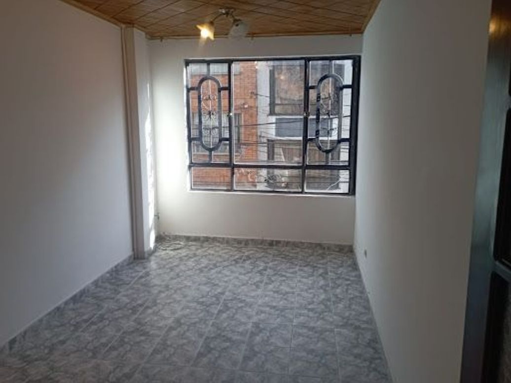 Casa de 7 alcobas en venta en Villa Constanza, Bogotá, 280 m² · foto 4 de 20