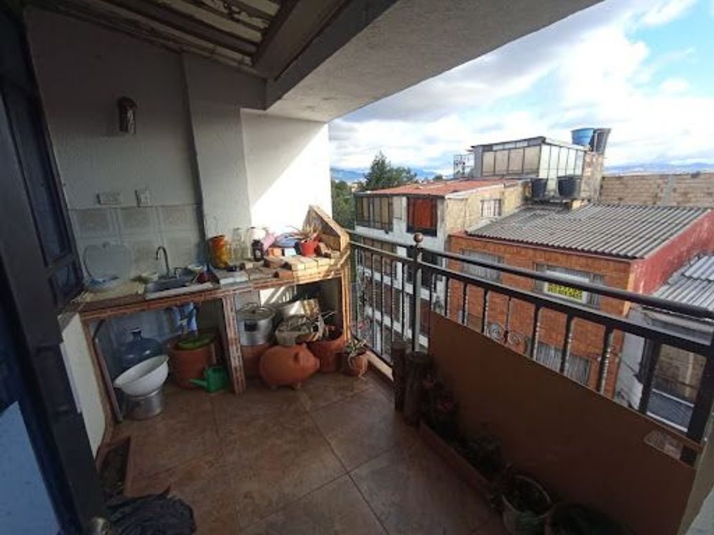Casa de 7 alcobas en venta en Villa Constanza, Bogotá, 280 m² · foto 18 de 20