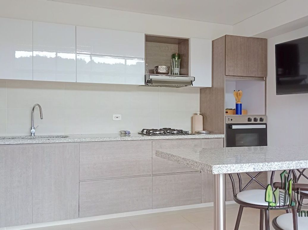 Apartamento de 3 alcobas en venta en El Redil, Bogotá, 102 m² · foto 2 de 16