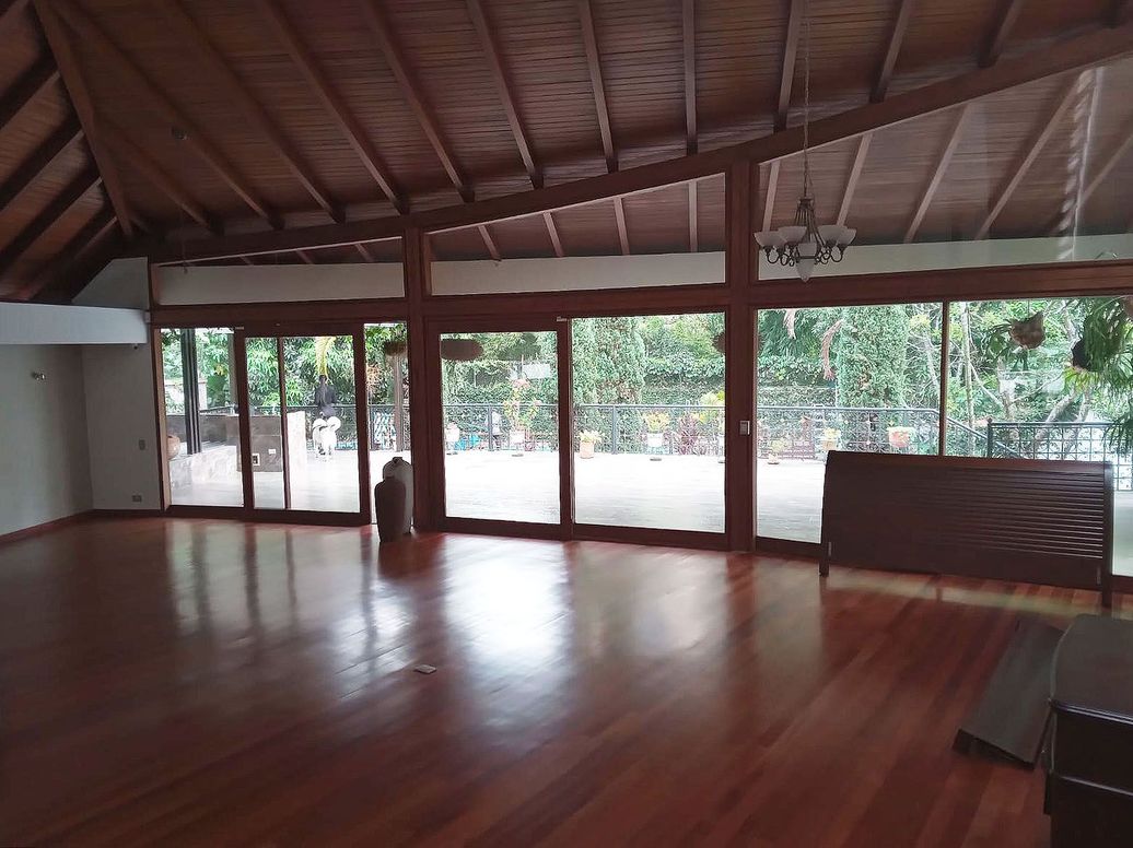 Casa en Arriendo o venta en Loma Del Atravesado, Comuna 4, Envigado en Loma Del Atravesado