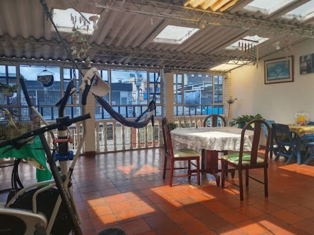 Casa de 8 alcobas en venta en Fátima, Bogotá, 300 m² · foto 3 de 20