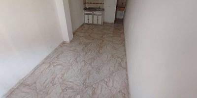 Garaje acondicionado como Aparta estudio, un solo ambiente, con buen sistema de transporte y cerca a la zona de encomiendas del aeropuerto Olaya Herrera