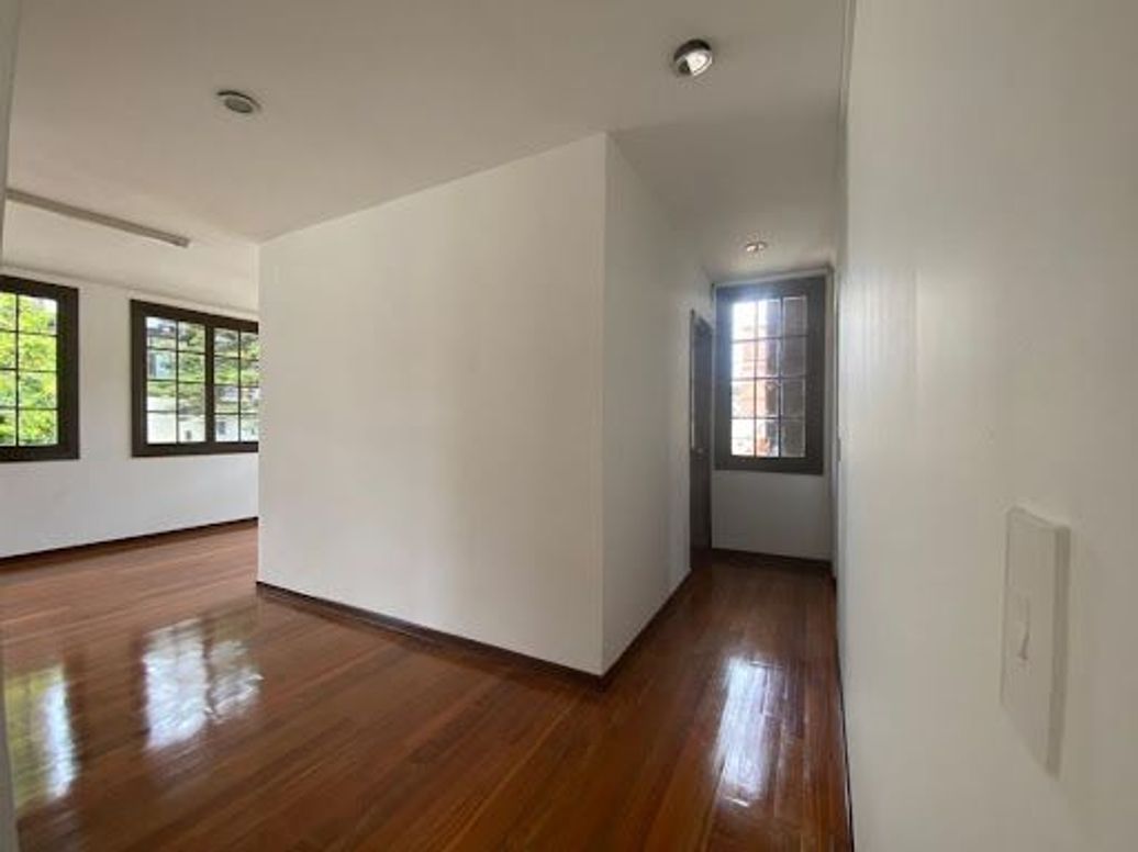 Casa de 14 alcobas en venta en La Magdalena, Bogotá, 844 m² · foto 9 de 20