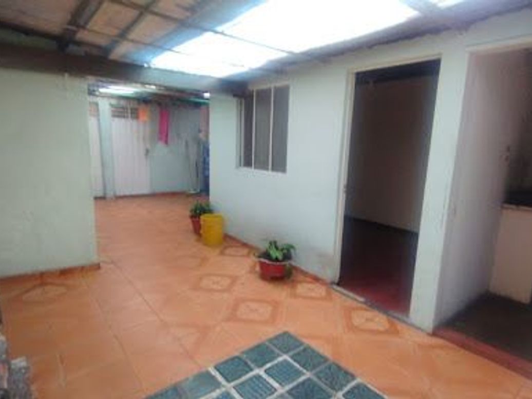 Casa de 9 alcobas en venta en Alqueria, Bogotá, 84 m² · foto 4 de 20