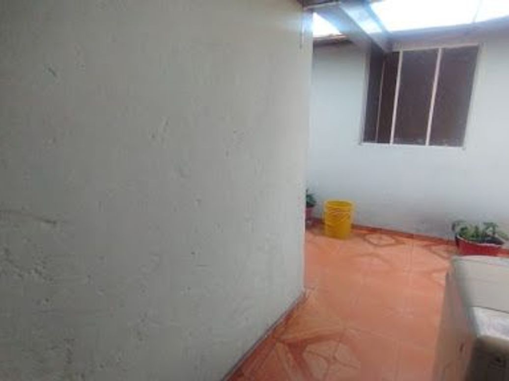 Casa de 9 alcobas en venta en Alqueria, Bogotá, 84 m² · foto 5 de 20