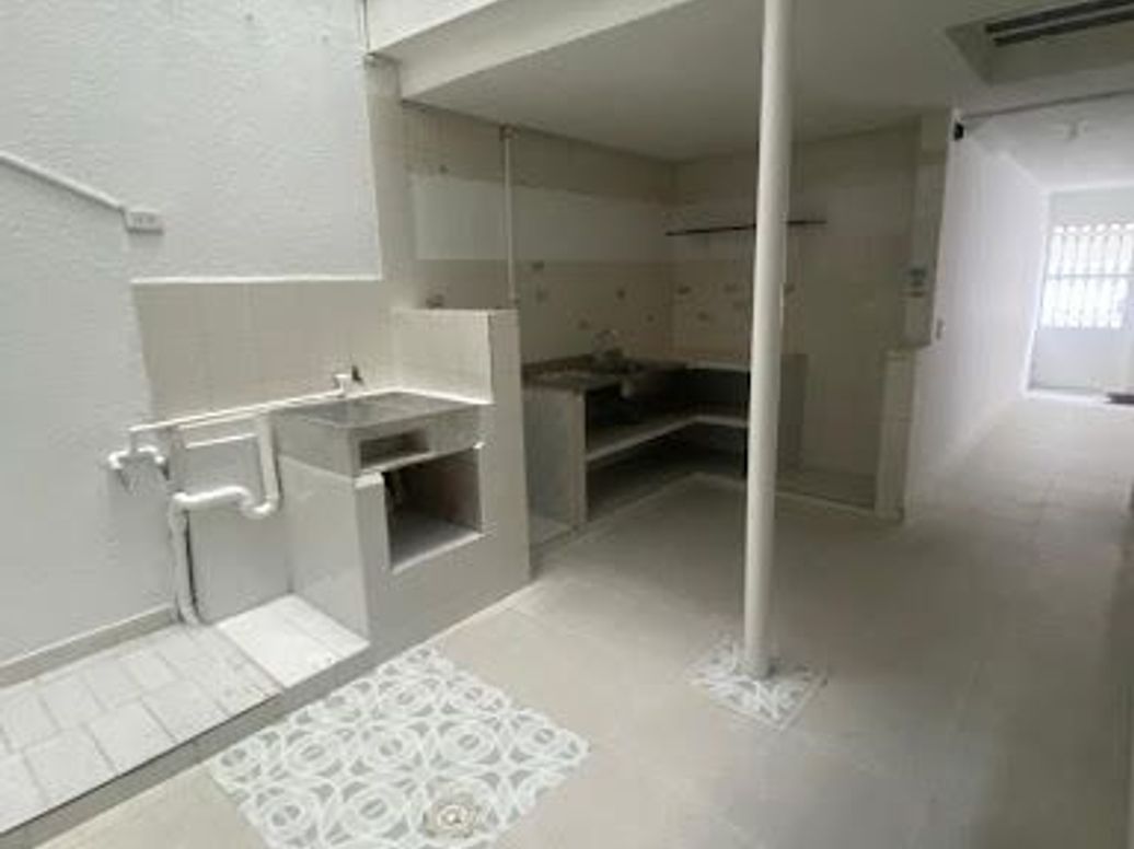 Casa de 8 alcobas en venta en La Perla, Bogotá, 216 m² · foto 6 de 20
