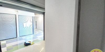 Código 8103. 2° Piso en edificación de 7° pisos. Acceso al inmueble: sendero peatonal, ascensor y escalas. Costos Mensuales: Canon de Arriendo con Fianza Incluida ($761.600) + Admón. C.C ($298.800) + IVA ($144.800): total $1.205.200.