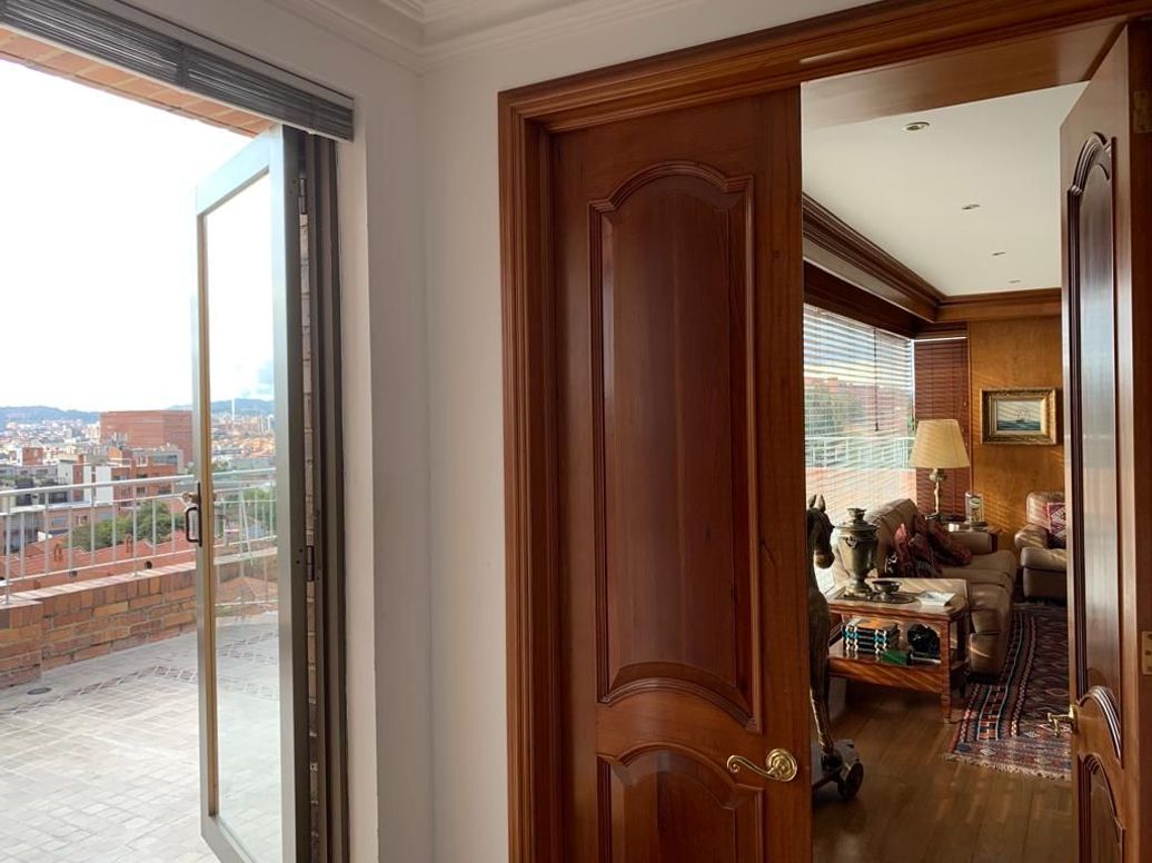 Apartamento de 3 alcobas en arriendo en Cerros De Santa Barbara, Bogotá, 438 m² · foto 4 de 19