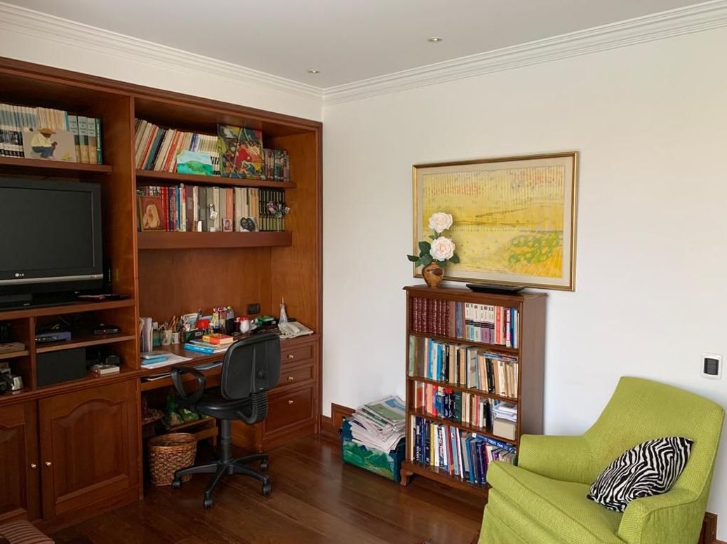 Apartamento de 3 alcobas en arriendo en Cerros De Santa Barbara, Bogotá, 438 m² · foto 9 de 19