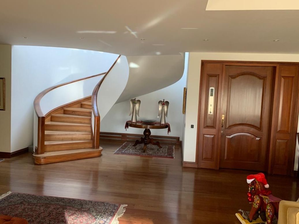 Apartamento de 3 alcobas en arriendo en Cerros De Santa Barbara, Bogotá, 438 m² · foto 13 de 19