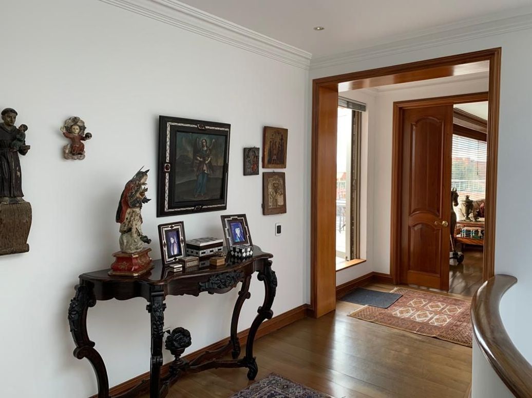 Apartamento de 3 alcobas en arriendo en Cerros De Santa Barbara, Bogotá, 438 m² · foto 3 de 19