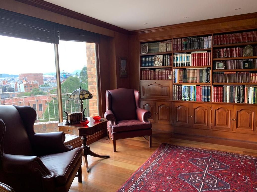 Apartamento de 3 alcobas en arriendo en Cerros De Santa Barbara, Bogotá, 438 m² · foto 7 de 19