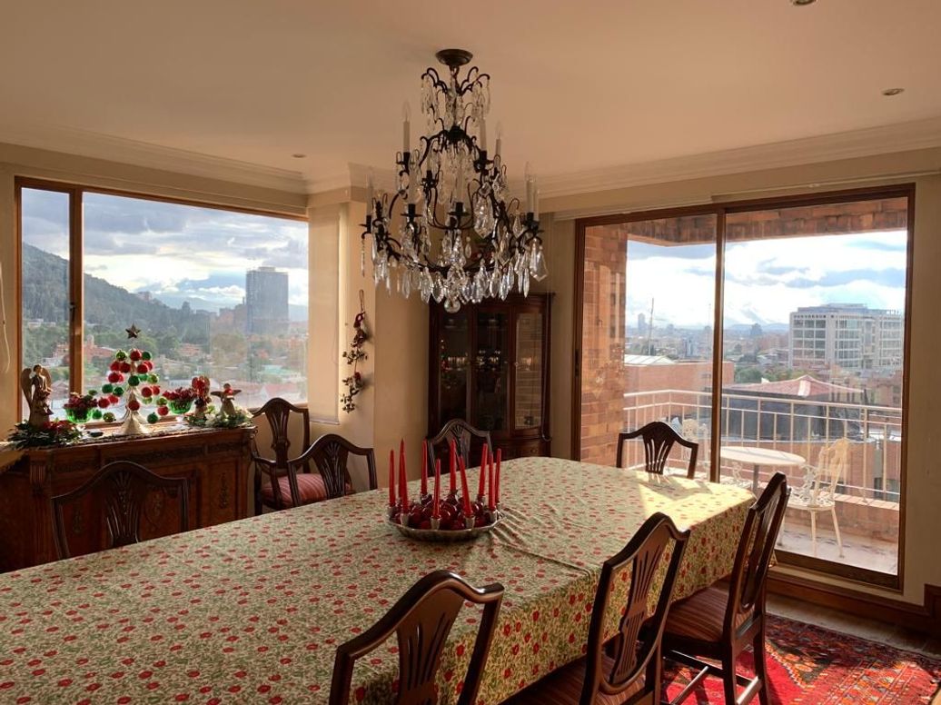Apartamento de 3 alcobas en arriendo en Cerros De Santa Barbara, Bogotá, 438 m² · foto 15 de 19