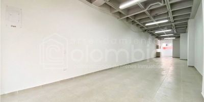 Local comercial en venta, cuenta con un area de 82.6 m2 cuenta con baño y cocineta, y cuenta con un espacio en la parte exterior para adecuación de sillas y mesas, ubicado en esabaneta, excelente punto en zona residencial. 

Estrato Comercial.
 

Zona comercial, cerca a vía principal y parque principal de envigado con facíl acceso a transporte público.

 

Para más información, ¡Comunícate Ahora!
