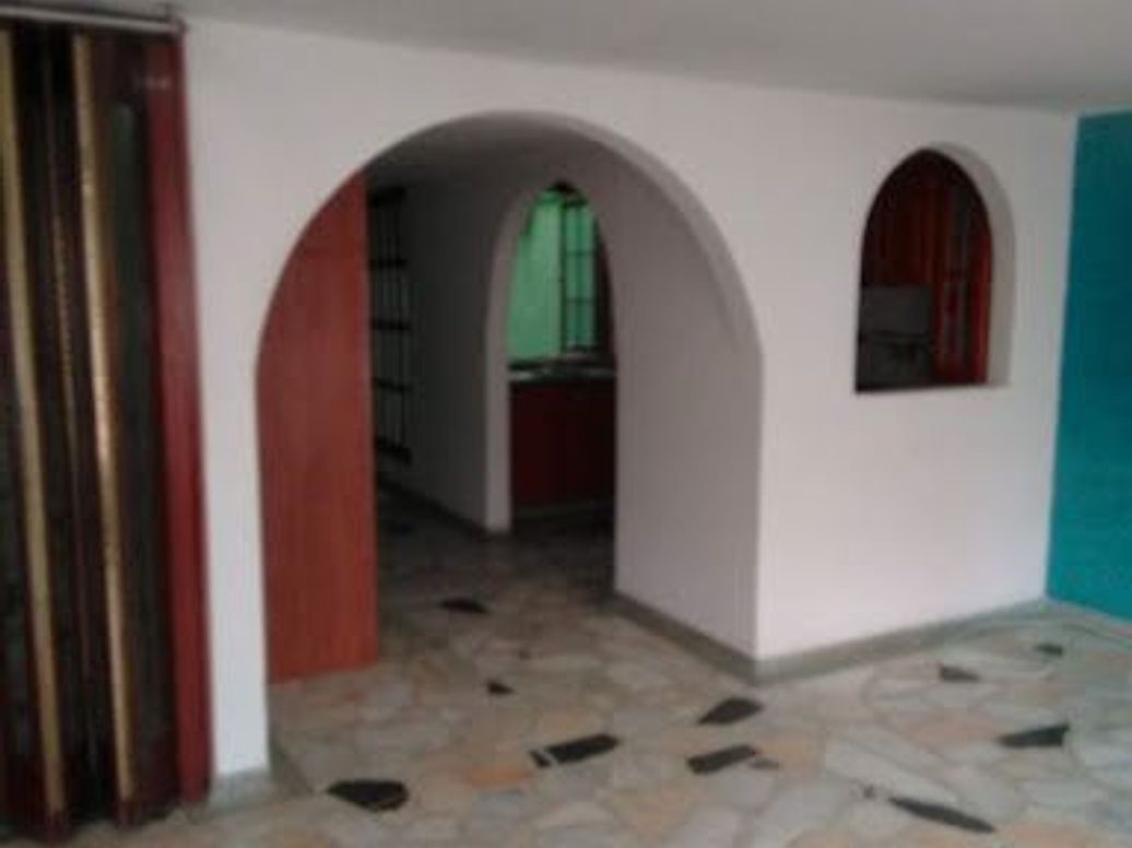 Casa de 6 alcobas en venta en Miramar, Bogotá, 210 m² · foto 3 de 20