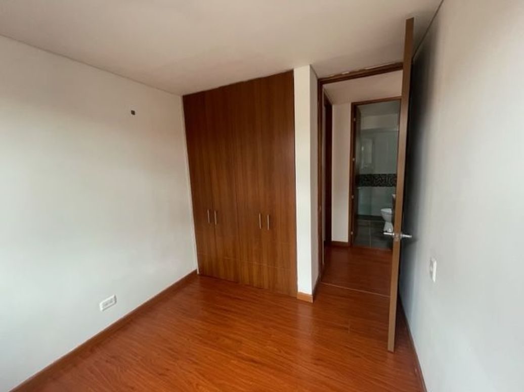 Apartamento de 3 alcobas en venta en La Felicidad, Bogotá, 75 m² · foto 13 de 20