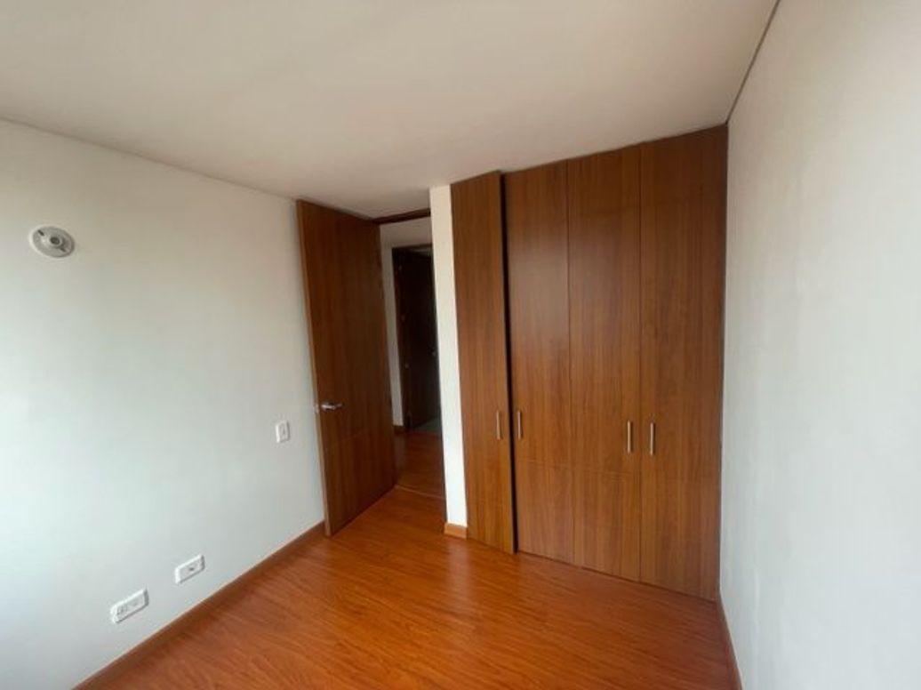 Apartamento de 3 alcobas en venta en La Felicidad, Bogotá, 75 m² · foto 12 de 20