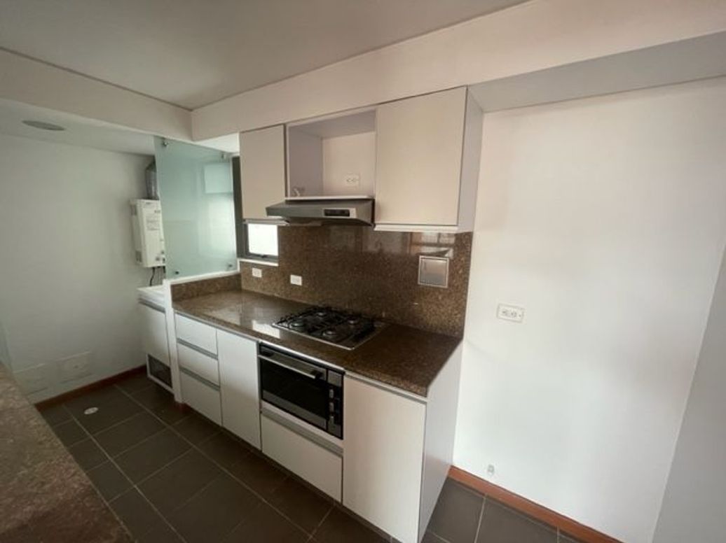 Apartamento de 3 alcobas en venta en La Felicidad, Bogotá, 75 m² · foto 6 de 20