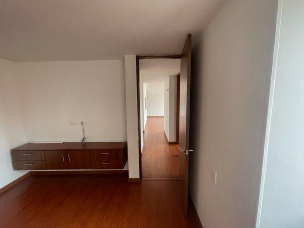 Apartamento de 3 alcobas en venta en La Felicidad, Bogotá, 75 m² · foto 16 de 20