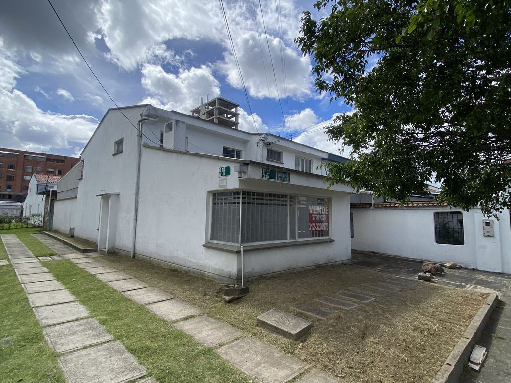 Casa de 3 alcobas en venta en Estoril, Bogotá, 310 m² · foto 7 de 8