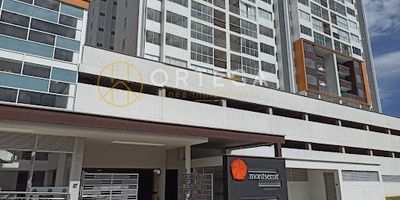 Hermoso apartamento para estrenar, área 90.23 m2, cuenta con 3 habitaciones con closet, 2 baños, sala comedor, cocina integral, zona de ropas, hall de tv, balcón con vista panorámica, piso en cerámica, parqueadero, vigilancia las 24 horas del día.