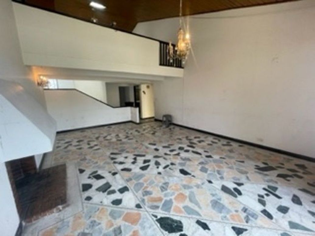 Casa de 5 alcobas en venta en Nueva Marsella Et. I, Bogotá, 256 m² · foto 4 de 20