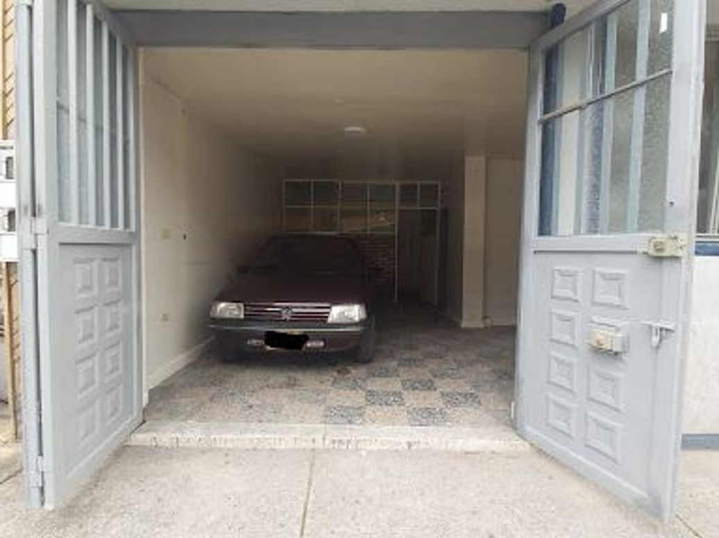 Casa de 12 alcobas en venta en Muzu, Bogotá, 342 m² · foto 2 de 20