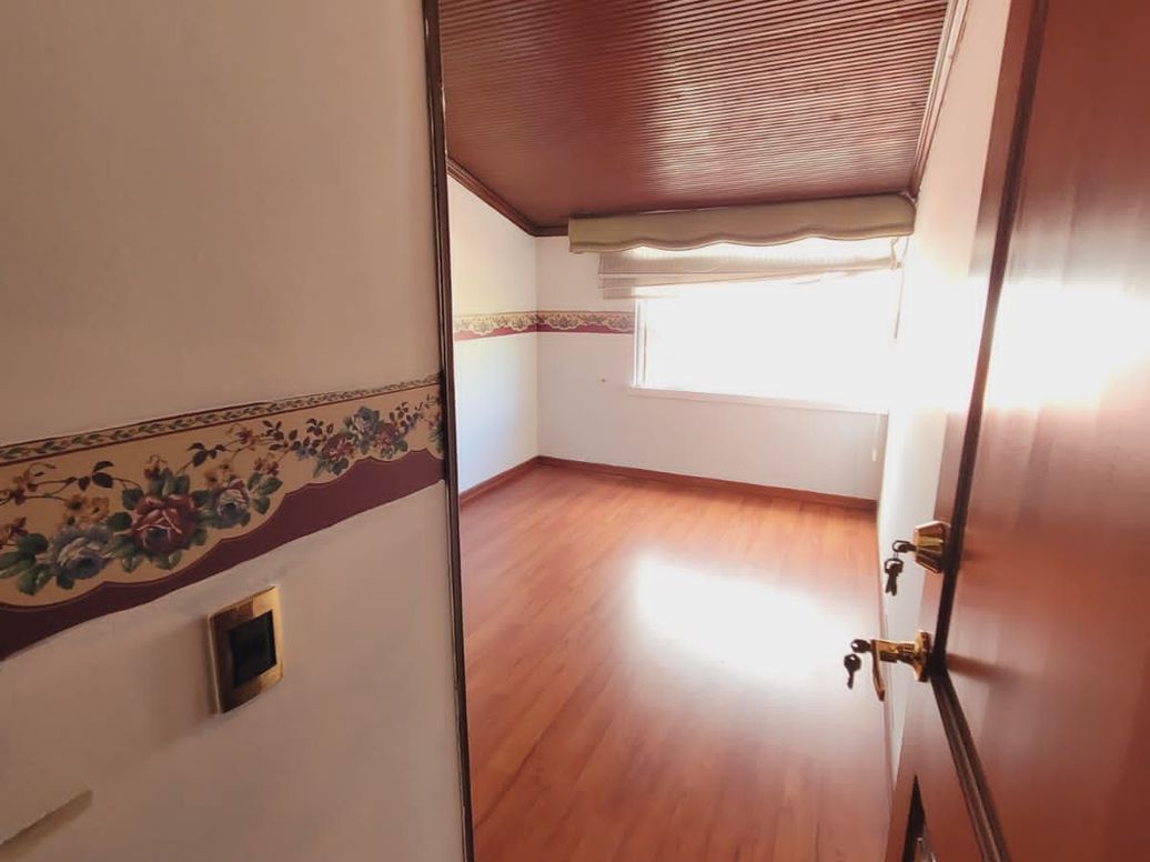 Casa de 4 alcobas en venta en Las Villas, Bogotá, 400 m² · foto 6 de 20