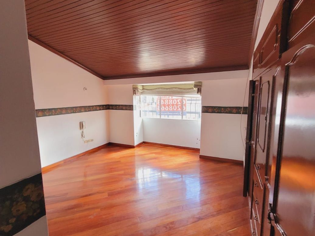 Casa de 4 alcobas en venta en Las Villas, Bogotá, 400 m² · foto 4 de 20