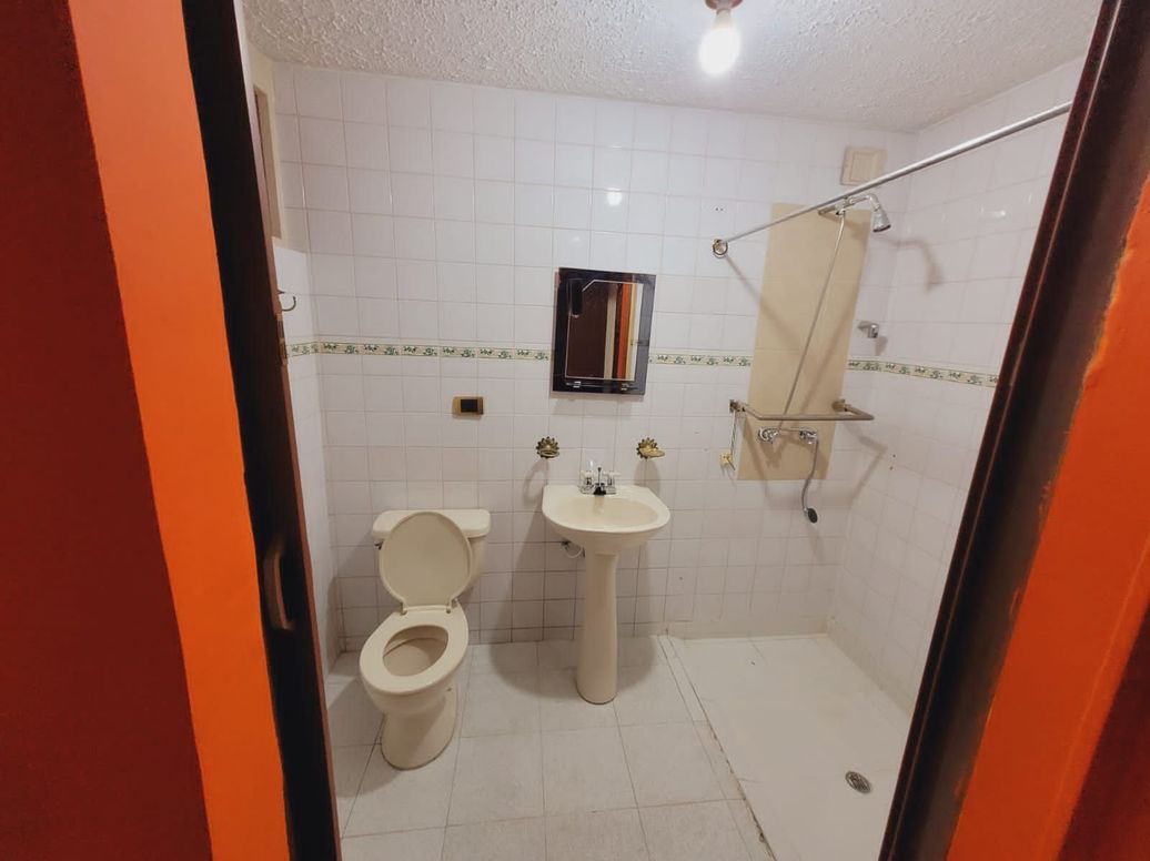 Casa de 4 alcobas en venta en Las Villas, Bogotá, 400 m² · foto 12 de 20