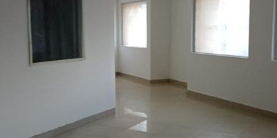 BODEGA DE ALMACENAMIENTO CON UN BAÑO Y OFICINA