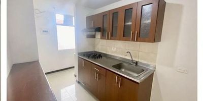 Venta de apartamento piso 5 excelente ubicación al lado de la Estación Madera del Metro
Área 65.72 m2 
Parqueadero 
3 habitaciones 
2 baños 
Cocina integral 
Sala comedor integrado 
Estudio Balcón hacia el interior del conjunto  
La unidad cuenta con Piscina adultos, piscina niños, parque infantil, pista skate
Precio Venta:$309.000.000
Precio Admon:$208.820

Asesor farith copete cel: 3014299381

codigo Wasi: 6904164

F096
